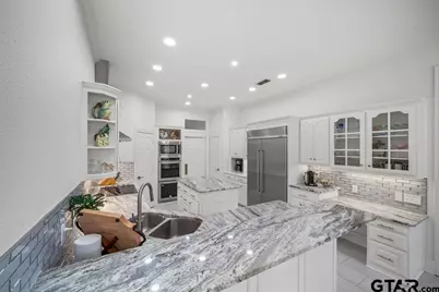 6601 Hollytree Circle, Tyler, TX 75703 - Photo 5