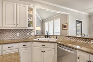 1413 Holly Creek Dr, Tyler, TX 75703 - Photo 13