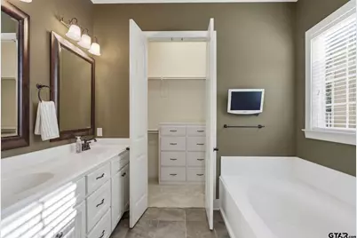 3942 Charleston Park, Tyler, TX 75701 - Photo 13