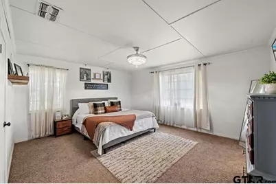 725 W Blair St, Mineola, TX 75773 - Photo 13