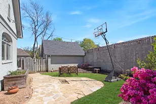 210 Mockingbird Ln, Tyler, TX 75701 - Photo 29