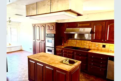 609 Hickory, Hughes Springs, TX 75656 - Photo 5