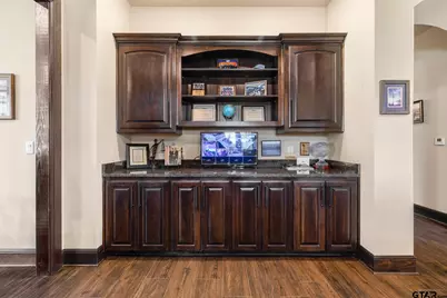 1518 Colony Circle, Longview, TX 75604 - Photo 5