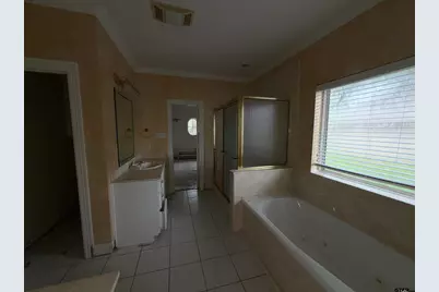 120 Burton, Longview, TX 75603 - Photo 27