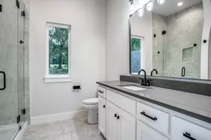 2424 Bellview, Tyler, TX 75709 - Photo 33