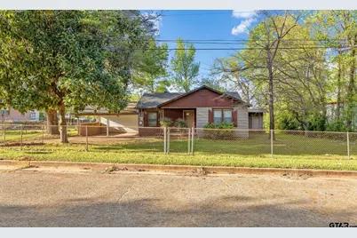 803 W Noble, Troup, TX 75789 - Photo 3