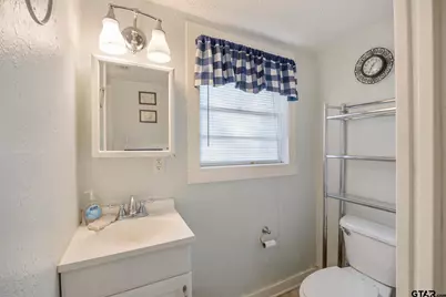 803 W Noble, Troup, TX 75789 - Photo 17