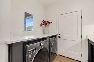 876 Co Rd 4120, Jacksonville, TX 75766 - Photo 17