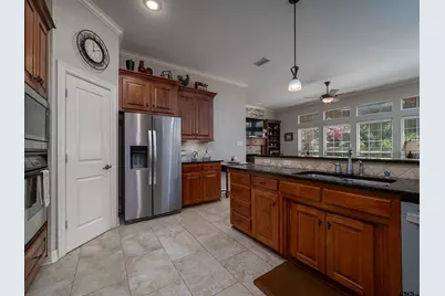 1137 Ashwood Dr, Tyler, TX 75703 - Photo 15