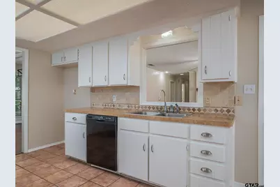 519 Sunnyside Dr, Chandler, TX 75758 - Photo 9