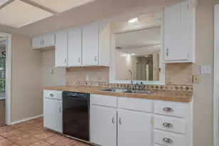 519 Sunnyside Dr, Chandler, TX 75758 - Photo 9