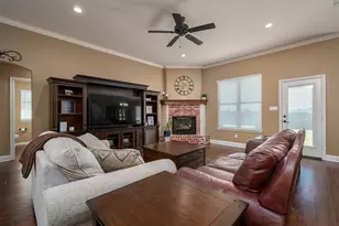 408 Laura Ln, Chandler, TX 75758 - Photo 5