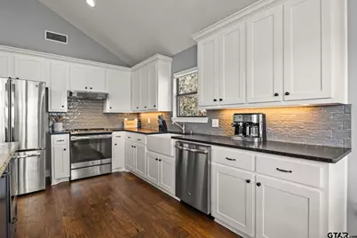 601 W Eagle Point Drive, Mt Vernon, TX 75457 - Photo 7