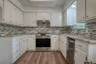 210 Canyon Dr, Hideaway, TX 75771 - Photo 9