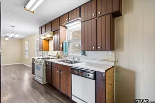 3305 Florence St, Kilgore, TX 75662 - Photo 11