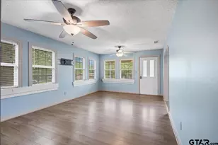 606 Glazner St, Hawkins, TX 75765 - Photo 3