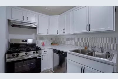 1925 Cushing Dr, Tyler, TX 75702 - Photo 9