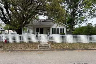 330 W Kilpatrick, Mineola, TX 75773 - Photo 1