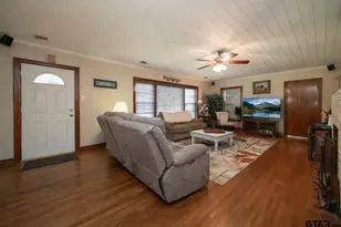 524 Florey, Kilgore, TX 75662 - Photo 3