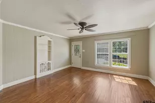 713 Highland Dr, Palestine, TX 75801 - Photo 3