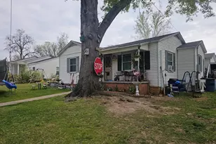 207 Forrest St, Henderson, TX 75654 - Photo 1