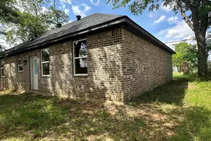 1002 E Main St, Whitehouse, TX 75791 - Photo 3