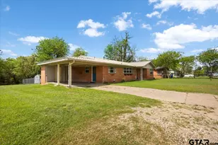 1602 W Duval St, Troup, TX 75789 - Photo 3