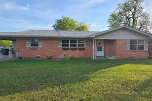 1602 W Duval St, Troup, TX 75789 - Photo 1