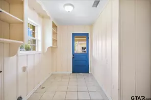 1602 W Duval St, Troup, TX 75789 - Photo 5