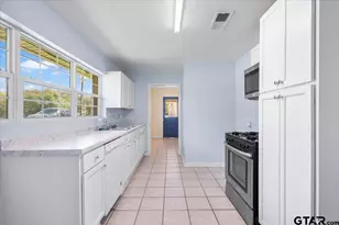 1602 W Duval St, Troup, TX 75789 - Photo 7