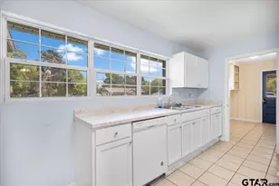 1602 W Duval St, Troup, TX 75789 - Photo 9