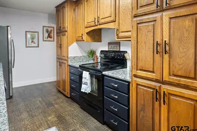 2002 W Lake Dr, Gladewater, TX 75647 - Photo 29