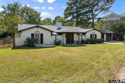 2002 W Lake Dr, Gladewater, TX 75647 - Photo 3