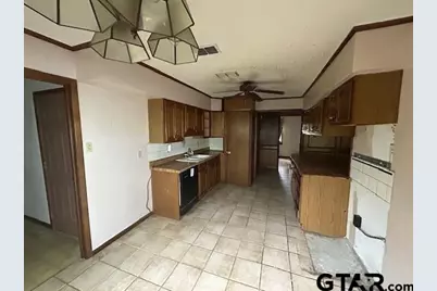 712 Leon Dr, Tyler, TX 75702 - Photo 7