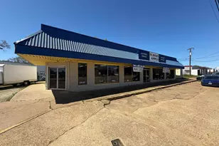 1404 W Gentry Pkwy, Tyler, TX 75702 - Photo 1