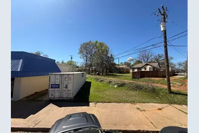 1404 W Gentry Pkwy, Tyler, TX 75702 - Photo 3