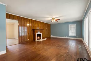 1114 W Camellia St, Tyler, TX 75701 - Photo 9