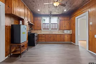1419 N Sycamore St, Palestine, TX 75801 - Photo 11