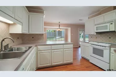 311 Savannah Dr, Tyler, TX 75703 - Photo 11