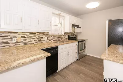 5811 Hollytree, Tyler, TX 75703 - Photo 11