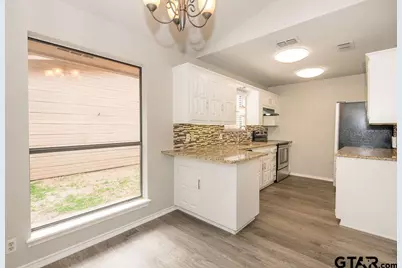 5811 Hollytree, Tyler, TX 75703 - Photo 9