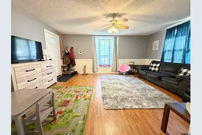 208 E Washington, Overton, TX 75684 - Photo 9