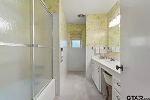 105 N Pope St, Overton, TX 75684 - Photo 21