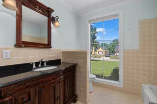 326 E Main St, Henderson, TX 75652 - Photo 23