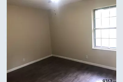 3001 S Robertson Ave, Tyler, TX 75701 - Photo 11