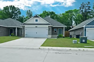 200 Blue Bird Ln, Mineola, TX 75773 - Photo 1