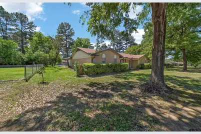 1009 Caprice Dr., Grand Saline, TX 75140 - Photo 3