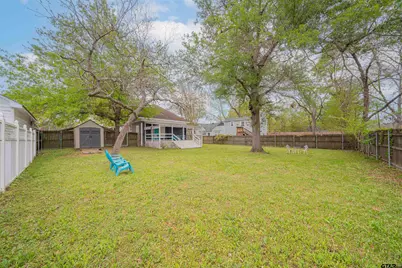 310 W Elm, Winnsboro, TX 75494 - Photo 9