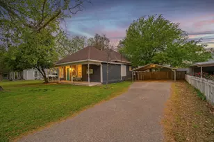 310 W Elm, Winnsboro, TX 75494 - Photo 3