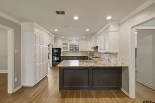 1261 Luann Ln, Tyler, TX 75703 - Photo 9